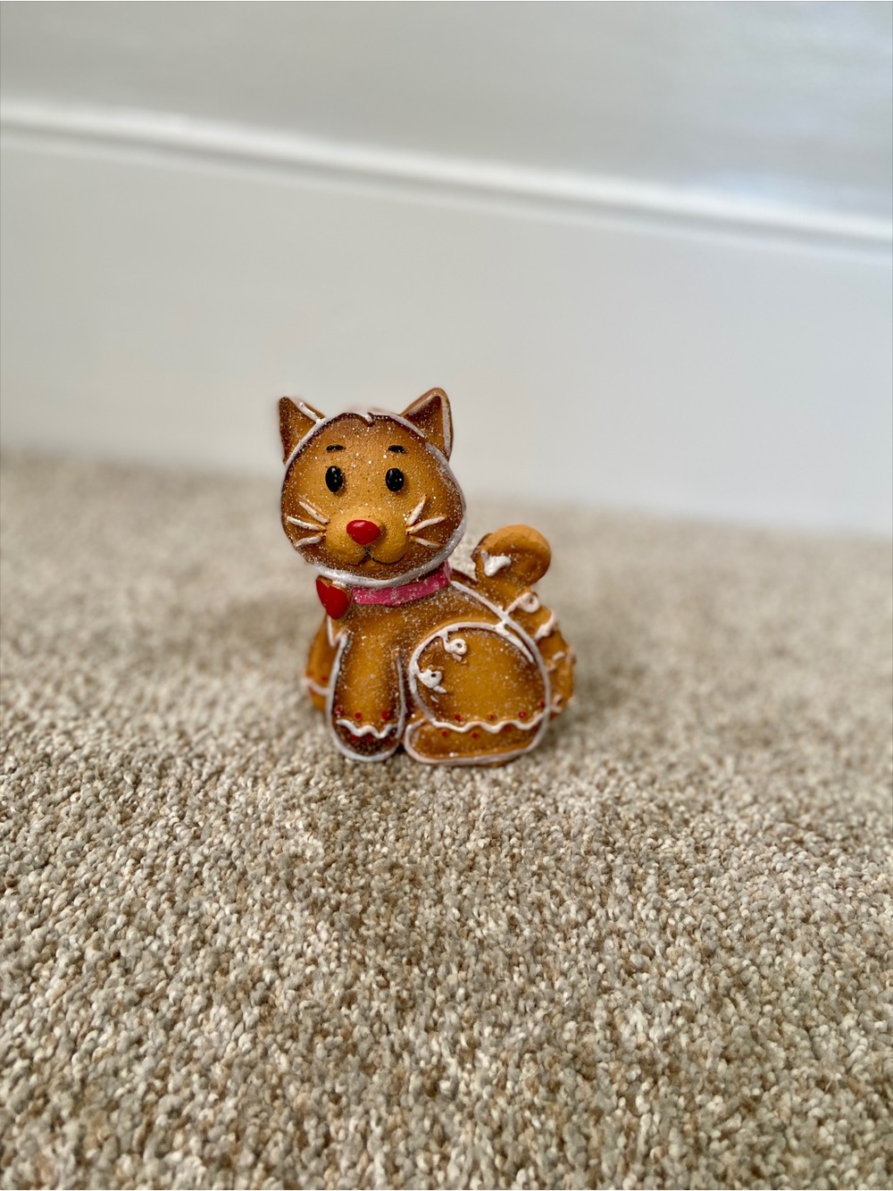 Christmas Gingerbread Cat Cookie Resin Figurine Holiday Tabletop Decor 4.6" - Picture 10 of 13